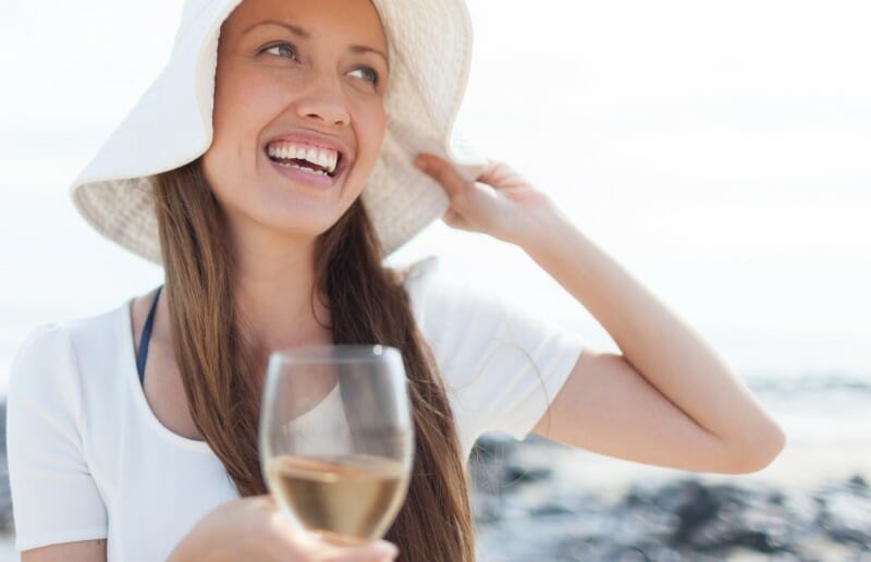 Le vin blanc est mauvais pour la ligne