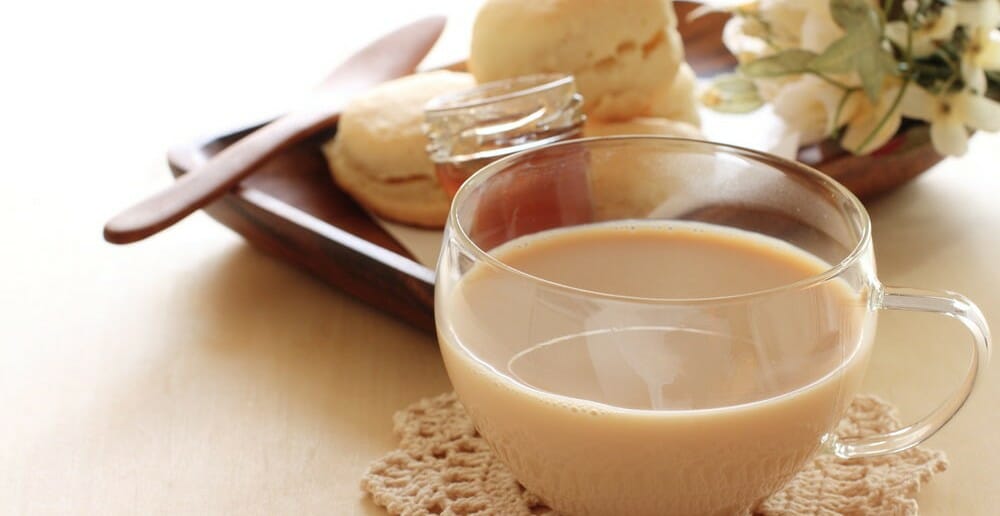Le thé au lait fait-il grossir ?