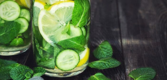 Recette détox : L’eau au citron vert, concombre et menthe - Le blog