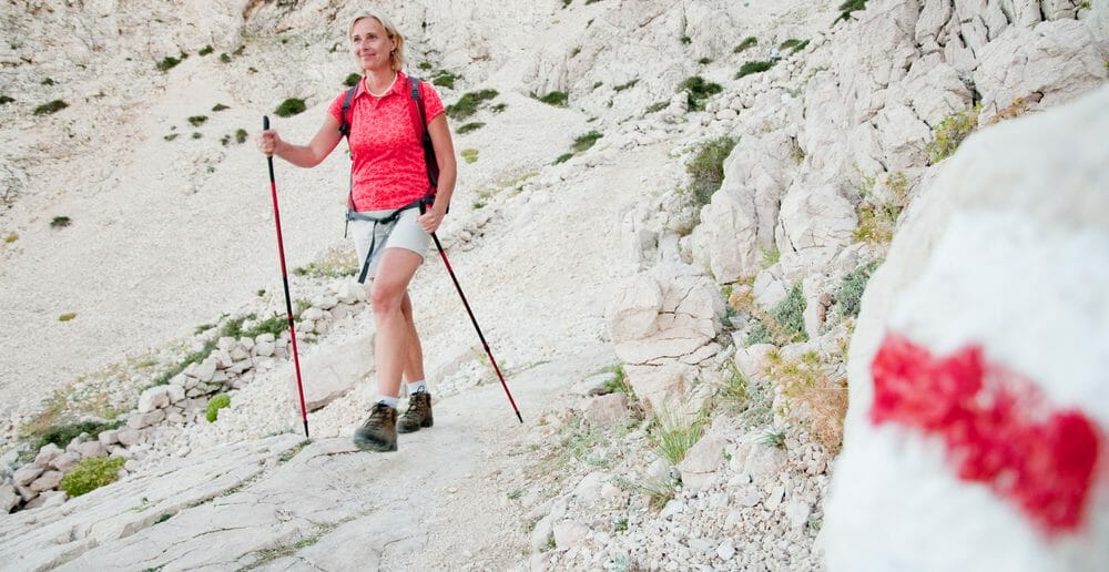 Peut-on perdre du ventre avec la marche nordique