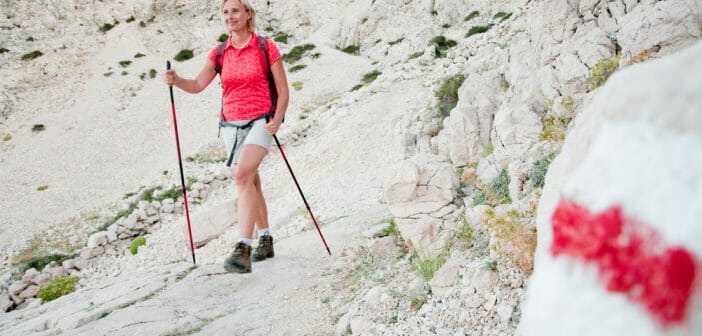 Peut-on perdre du ventre avec la marche nordique