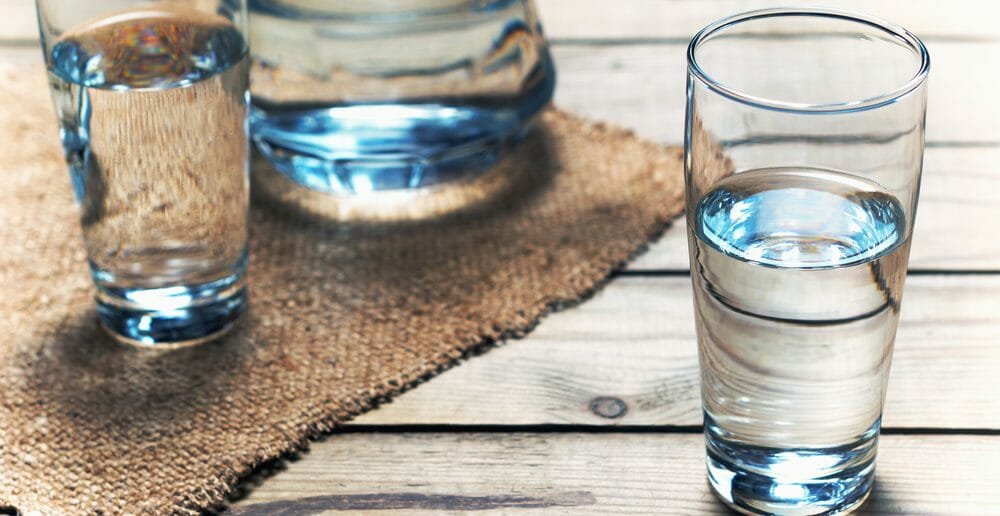 Boire de l'eau à jeun pour maigrir