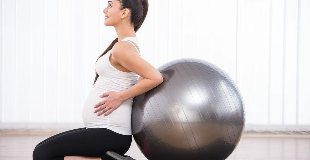 Futures mamans : 5 exercices de pilates à faire quand on est enceinte