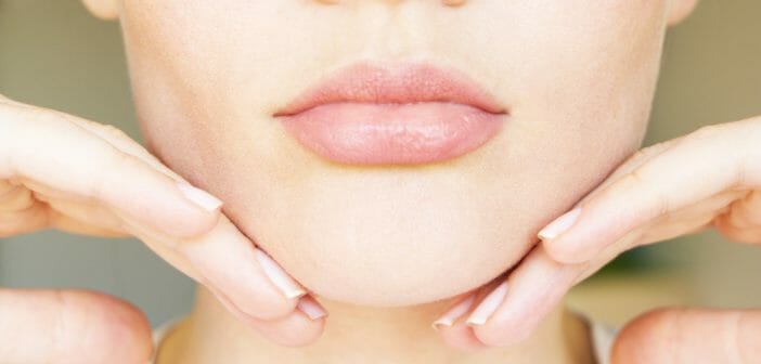 Quelle chirurgie pour perdre son double menton ?