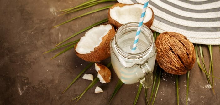 Eau de coco : quels bienfaits sur la cellulite ?