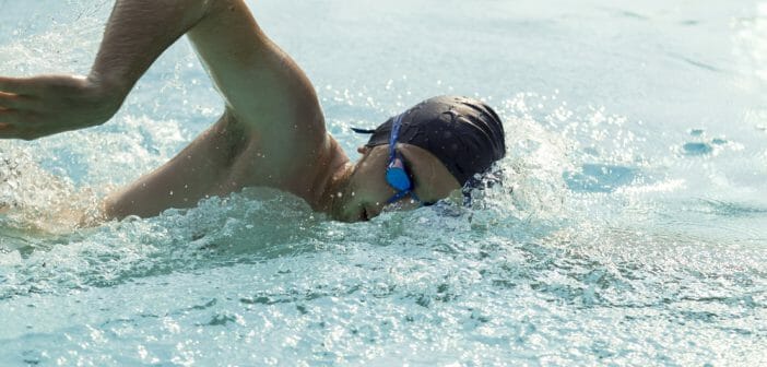 La natation pour se muscler les bras