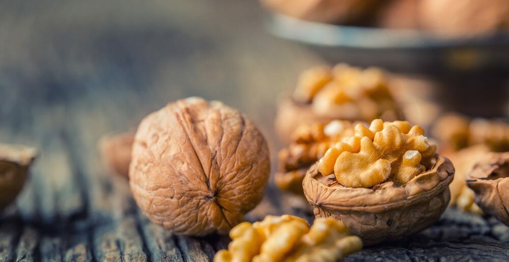 Manger des noix pendant le sport : quels effets