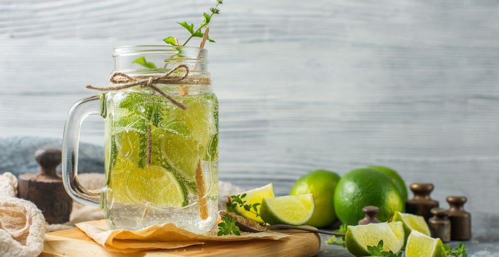Les bienfaits minceur de l'infusion de thym frais miel et citron